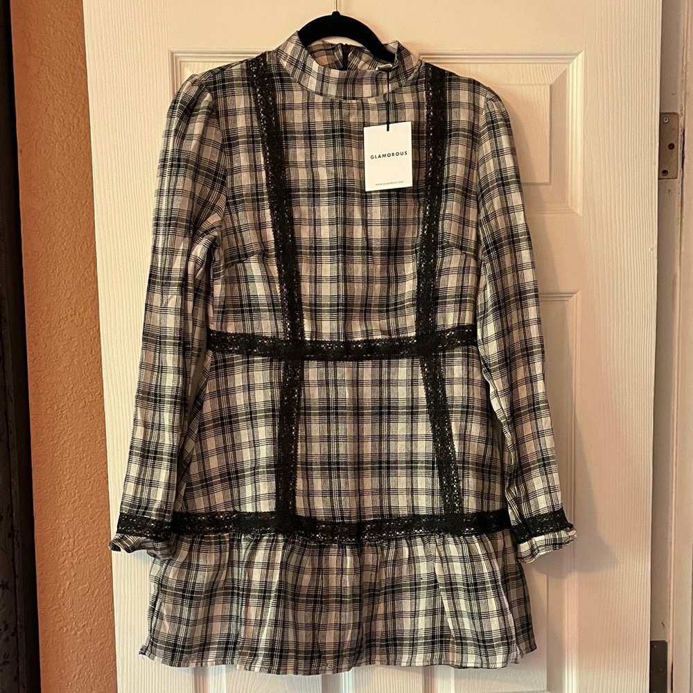 Glamorous Plaid Dress with Black Accents